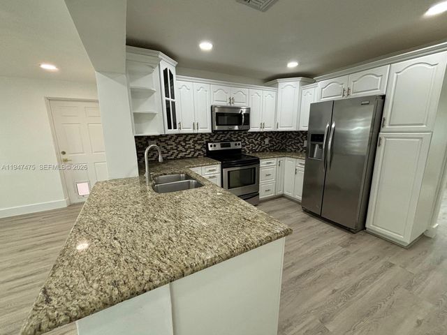 4715 NW 44th St, Tamarac, FL 33319