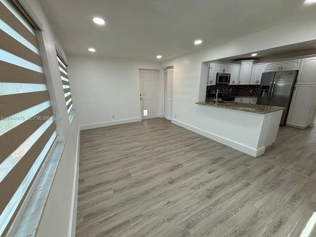 4715 NW 44th St, Tamarac, FL 33319