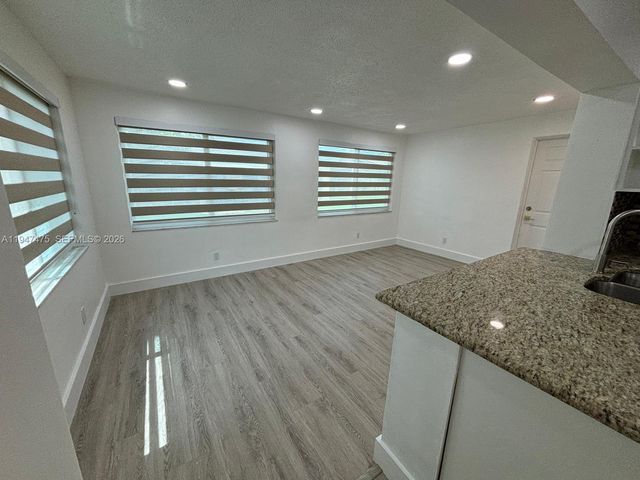 4715 NW 44th St, Tamarac, FL 33319