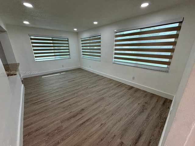 4715 NW 44th St, Tamarac, FL 33319