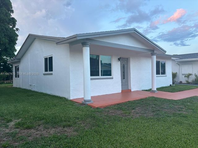 4715 NW 44th St, Tamarac, FL 33319