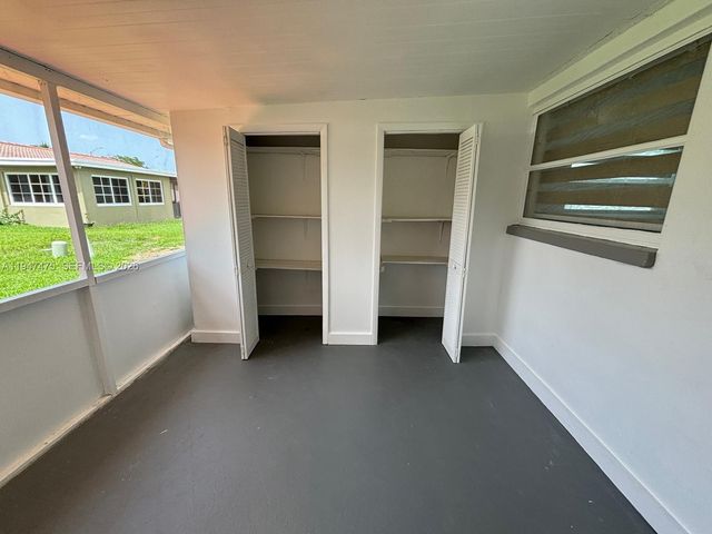 4715 NW 44th St, Tamarac, FL 33319