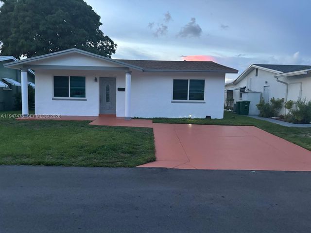 4715 NW 44th St, Tamarac, FL 33319