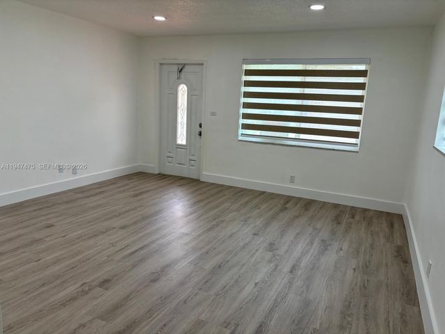 4715 NW 44th St, Tamarac, FL 33319