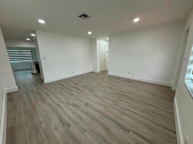 4715 NW 44th St, Tamarac, FL 33319