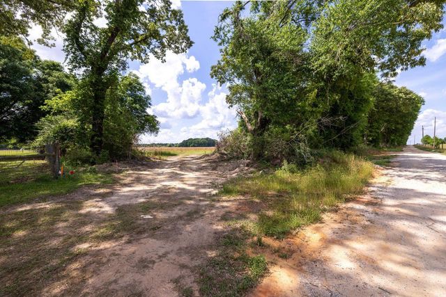 1704 Cobb Road, Baker, FL 32531