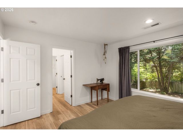 5098 Ne SCHOELER Cir, Hillsboro, OR 97124