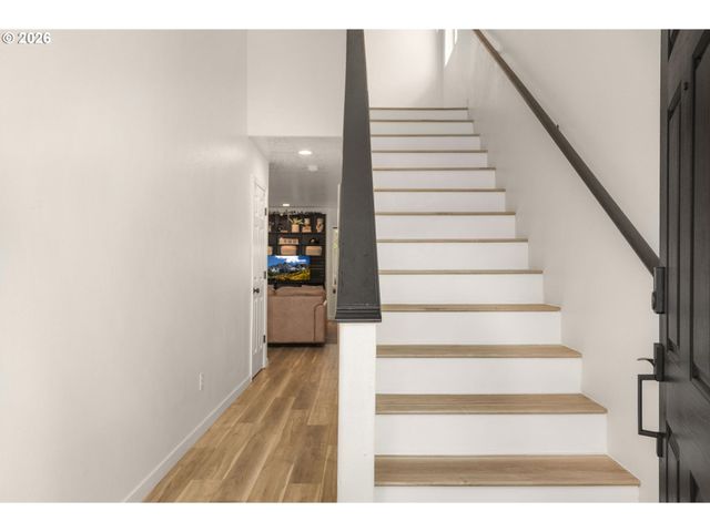 5098 Ne SCHOELER Cir, Hillsboro, OR 97124