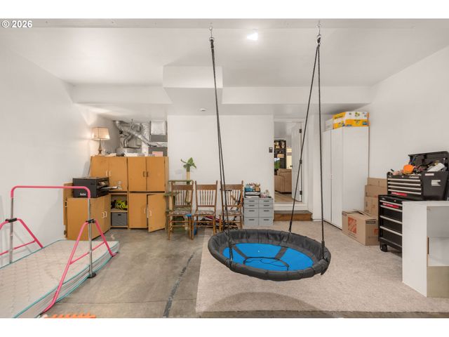 5098 Ne SCHOELER Cir, Hillsboro, OR 97124