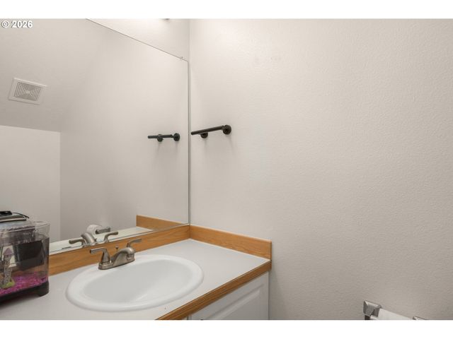 5098 Ne SCHOELER Cir, Hillsboro, OR 97124