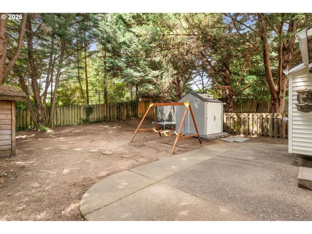 5098 Ne SCHOELER Cir, Hillsboro, OR 97124