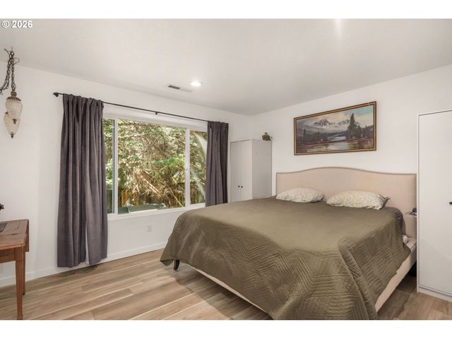 5098 Ne SCHOELER Cir, Hillsboro, OR 97124