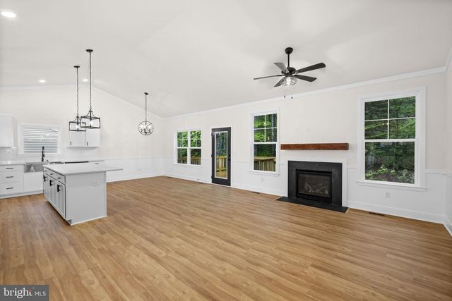 1109 LAKEVIEW PKWY, Locust Grove, VA 22508
