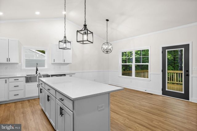 1109 LAKEVIEW PKWY, Locust Grove, VA 22508