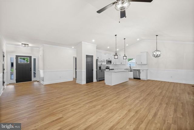 1109 LAKEVIEW PKWY, Locust Grove, VA 22508