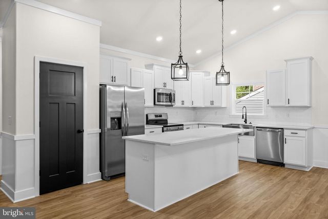 1109 LAKEVIEW PKWY, Locust Grove, VA 22508