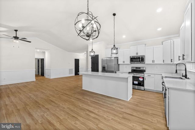 1109 LAKEVIEW PKWY, Locust Grove, VA 22508