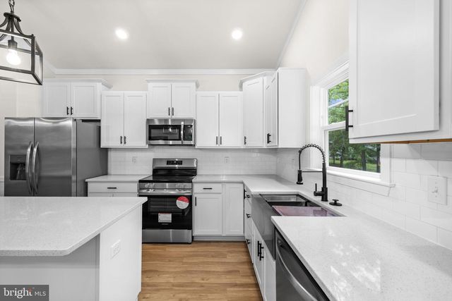 1109 LAKEVIEW PKWY, Locust Grove, VA 22508