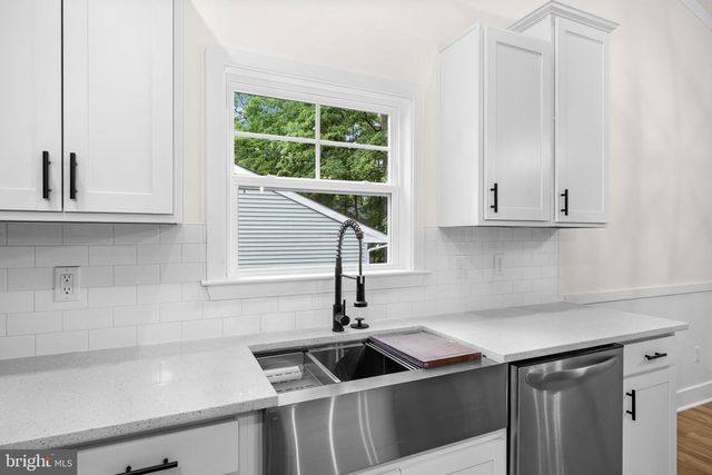 1109 LAKEVIEW PKWY, Locust Grove, VA 22508