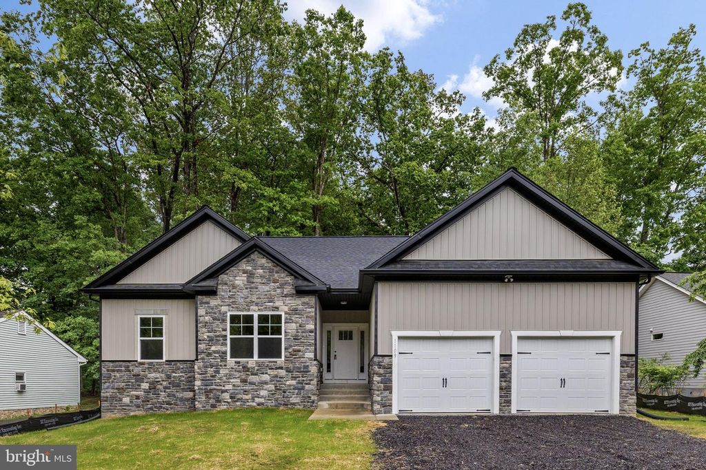 1109 LAKEVIEW PKWY, Locust Grove, VA 22508