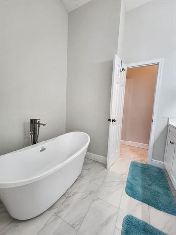 1101 PINELLAS BAYWAY S 303, Tierra Verde, FL 33715