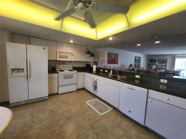 1101 PINELLAS BAYWAY S 303, Tierra Verde, FL 33715