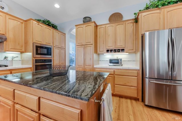 3559 Alturia Hts, Santa Rosa, CA 95403