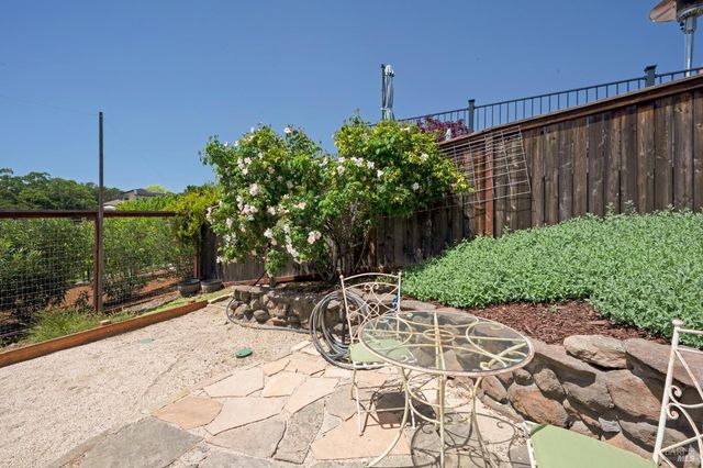 3559 Alturia Hts, Santa Rosa, CA 95403