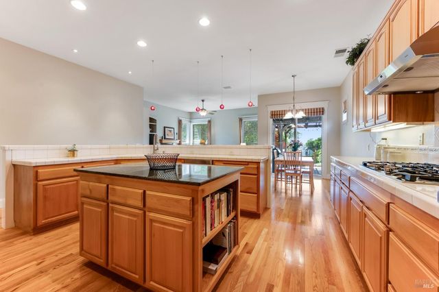 3559 Alturia Hts, Santa Rosa, CA 95403