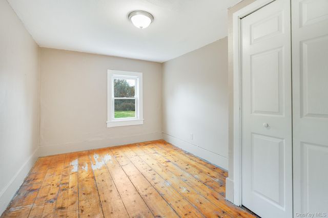 284 S Quaker Lane, Hyde Park, NY 12538