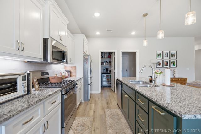 28007 E 107th Street S, Coweta, OK 74429