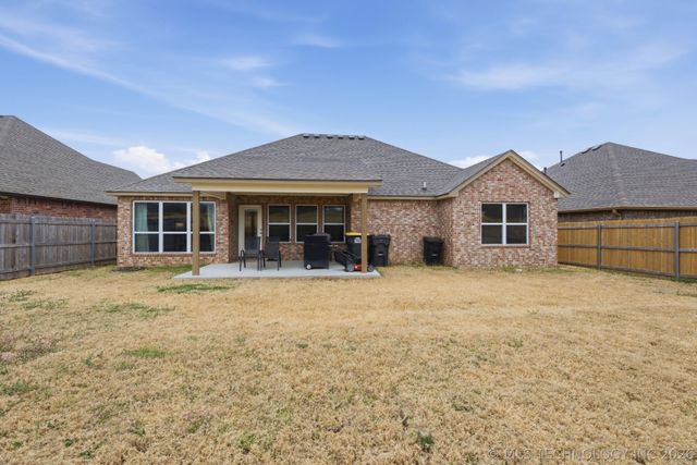 28007 E 107th Street S, Coweta, OK 74429