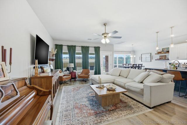 28007 E 107th Street S, Coweta, OK 74429