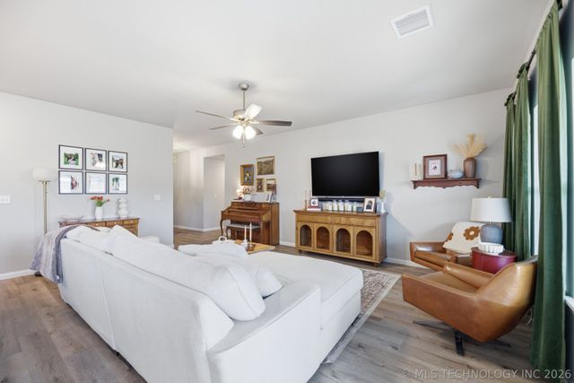 28007 E 107th Street S, Coweta, OK 74429