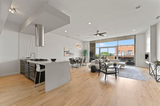 843 N California Avenue 4, Chicago, IL 60622