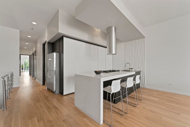 843 N California Avenue 4, Chicago, IL 60622