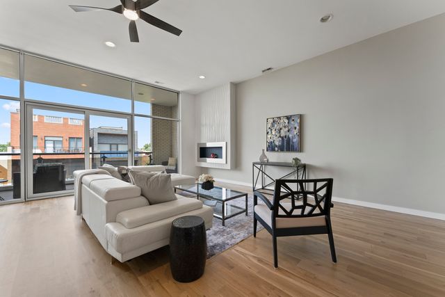 843 N California Avenue 4, Chicago, IL 60622