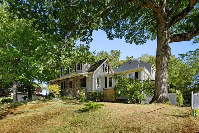 78 Forest St, Wakefield, MA 01880
