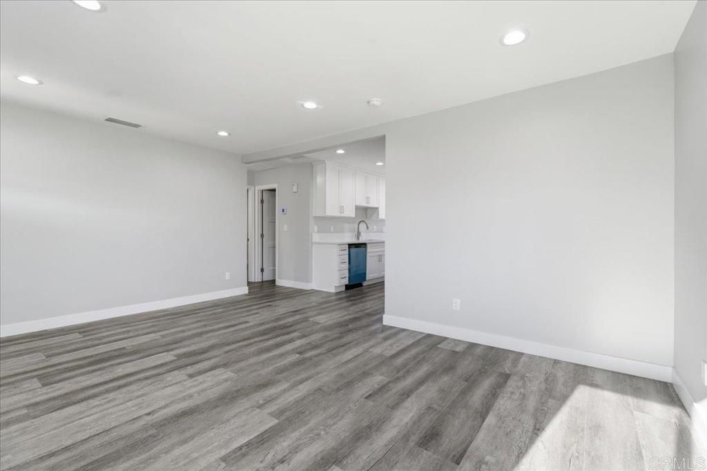 Image 5 of property listing at 353 357 Palm Avenue, Chula Vista, CA 91911