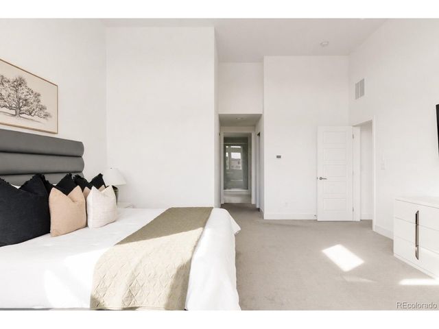 9747 E 61st Ave, Denver, CO 80238