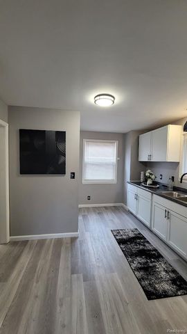 18613 Mendota Street, Detroit, MI 48221