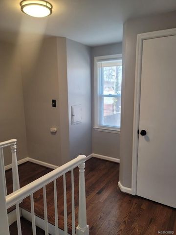 18613 Mendota Street, Detroit, MI 48221