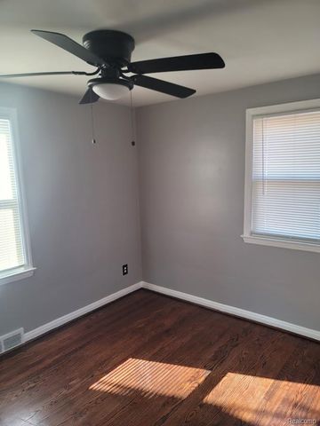 18613 Mendota Street, Detroit, MI 48221