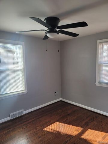 18613 Mendota Street, Detroit, MI 48221