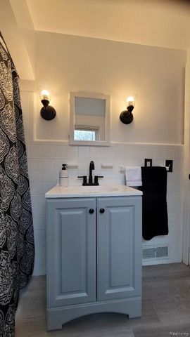 18613 Mendota Street, Detroit, MI 48221