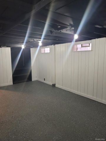 18613 Mendota Street, Detroit, MI 48221