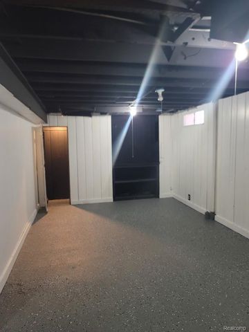 18613 Mendota Street, Detroit, MI 48221