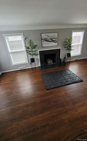 18613 Mendota Street, Detroit, MI 48221