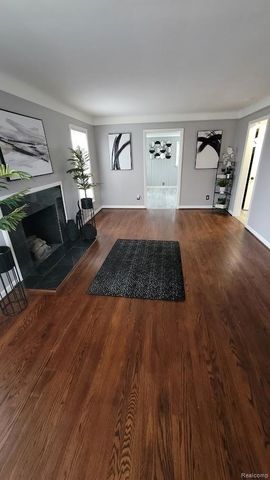 18613 Mendota Street, Detroit, MI 48221