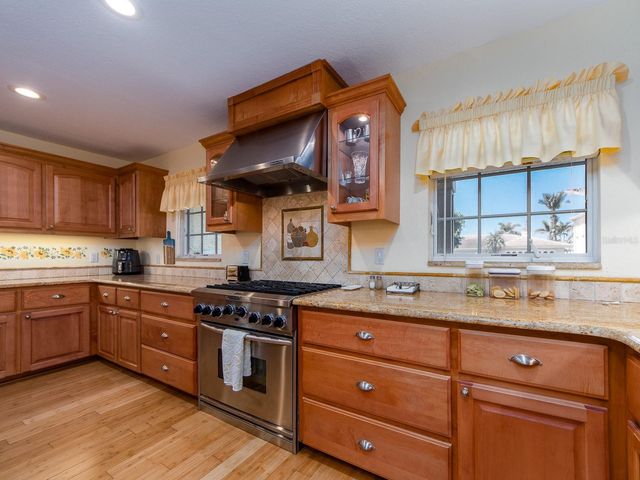 1140 81ST STREET S, St Petersburg, FL 33707